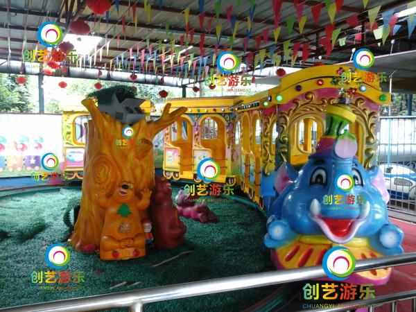许昌创艺游乐热销爆款轨道小火车游乐设备厂家直销  轨道小火车厂家  轨道小火车价格  许昌创艺游乐设备