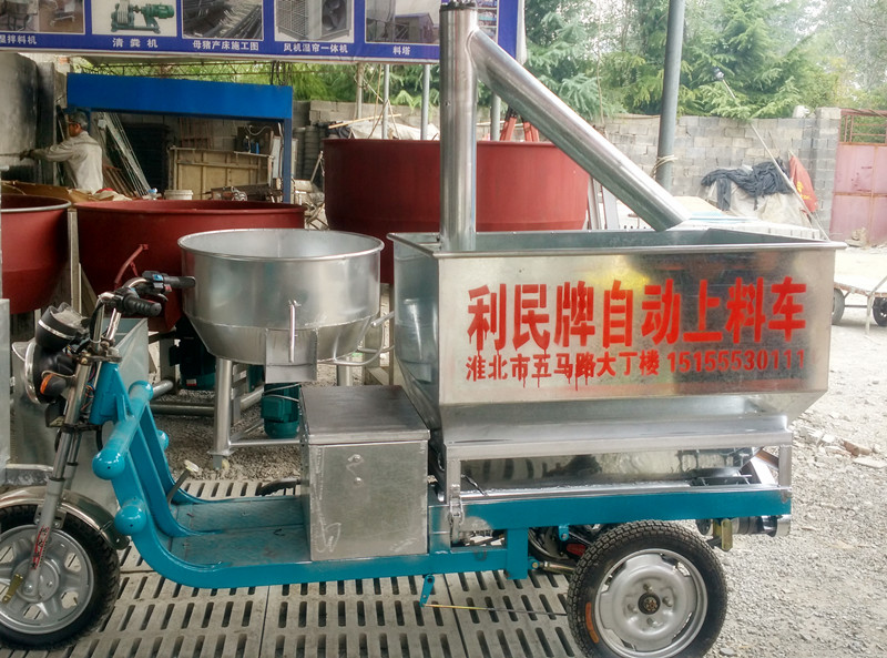 实惠的养殖场自动上料车利民养殖设备供应，