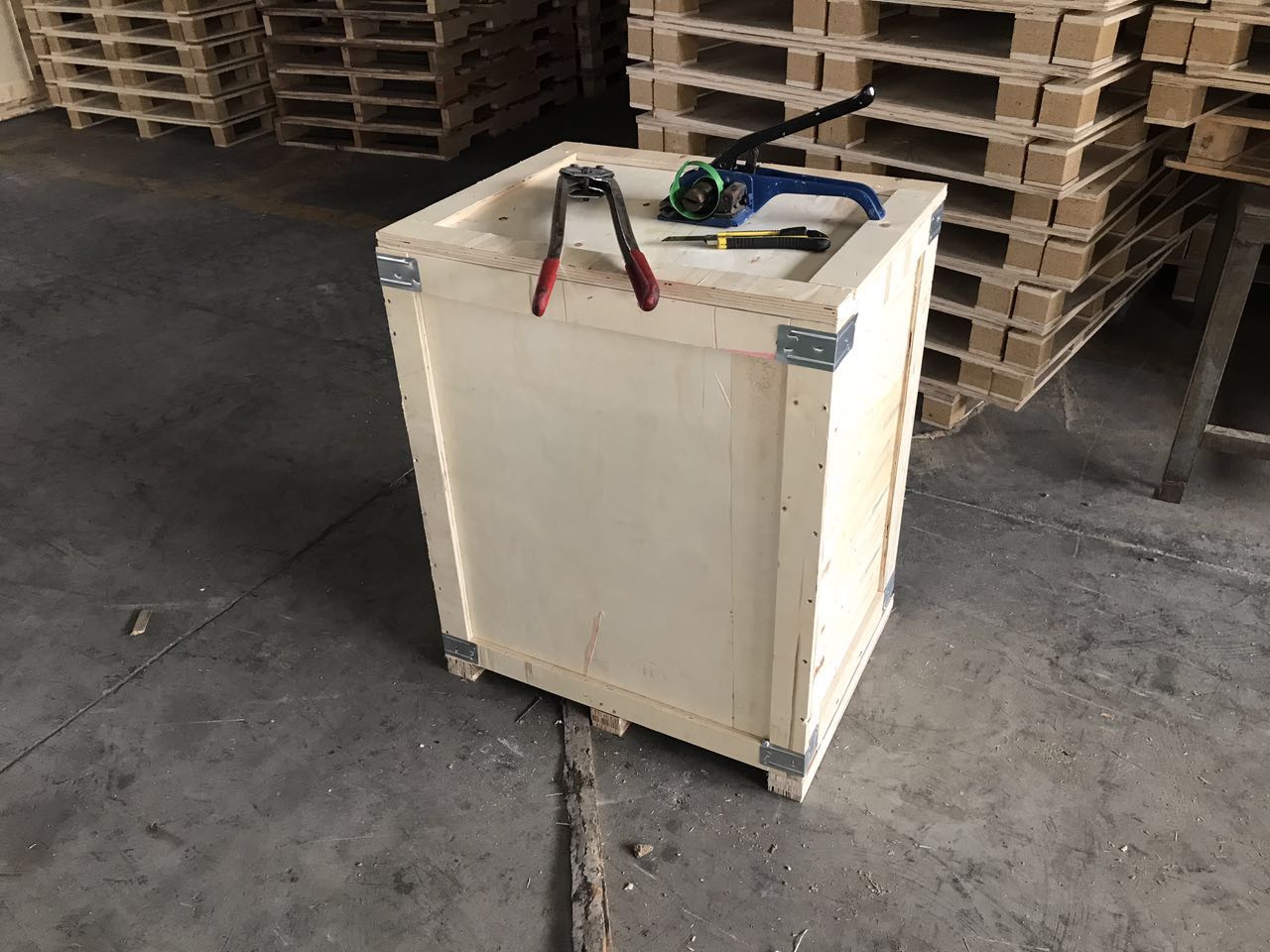 钢带箱加工青岛物流包装箱厂家销售集装箱海运