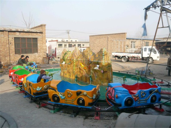 郑州哪家水陆战车新型游乐设备厂家专业_水  新型水陆战车