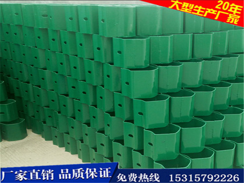 山东知名的防阻块供应商当属润通交通设施—  六角防阻块  镀锌防阻块