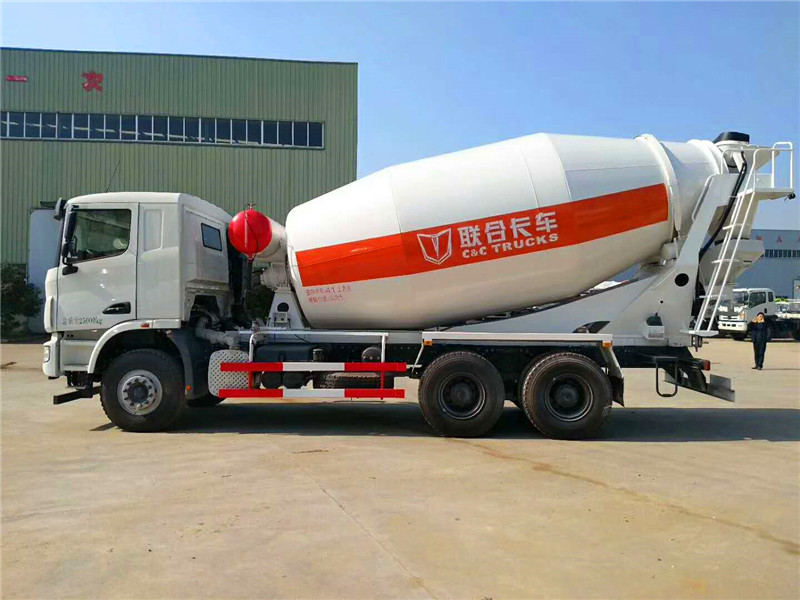 联合重卡15方搅拌车军工品质  搅拌车厂家  14方搅拌车  搅拌车销售点