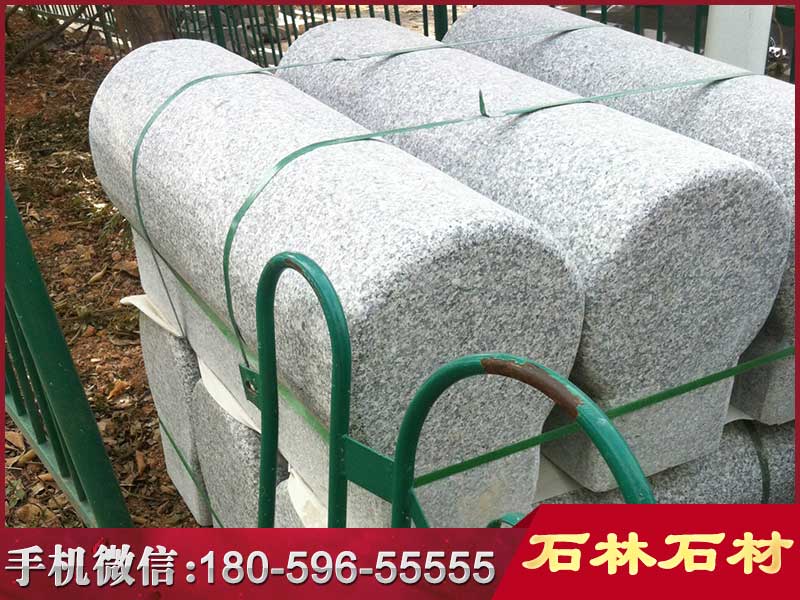 漳州地区品质好的芝麻白自然面小方块-芝麻&nbsp;&nbsp;马蹄石&nbsp;&nbsp;芝麻黑花岗岩
