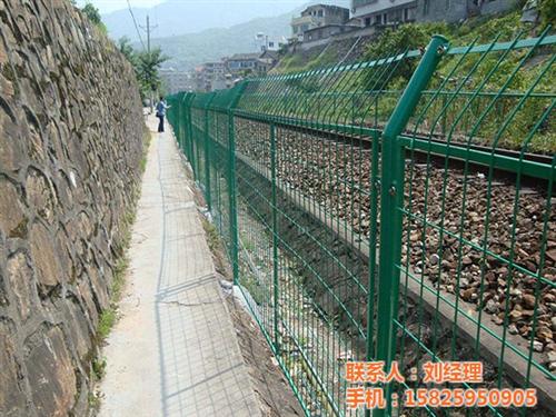 武隆护栏网、重庆祥驰护栏网厂家批发、护栏  护栏网生产厂家  勾花护栏网厂家批