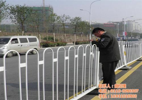 马路护栏,安平县领辰,马路护栏报价&nbsp;&nbsp;马路护栏网批发&nbsp;&nbsp;马路护栏支持定制