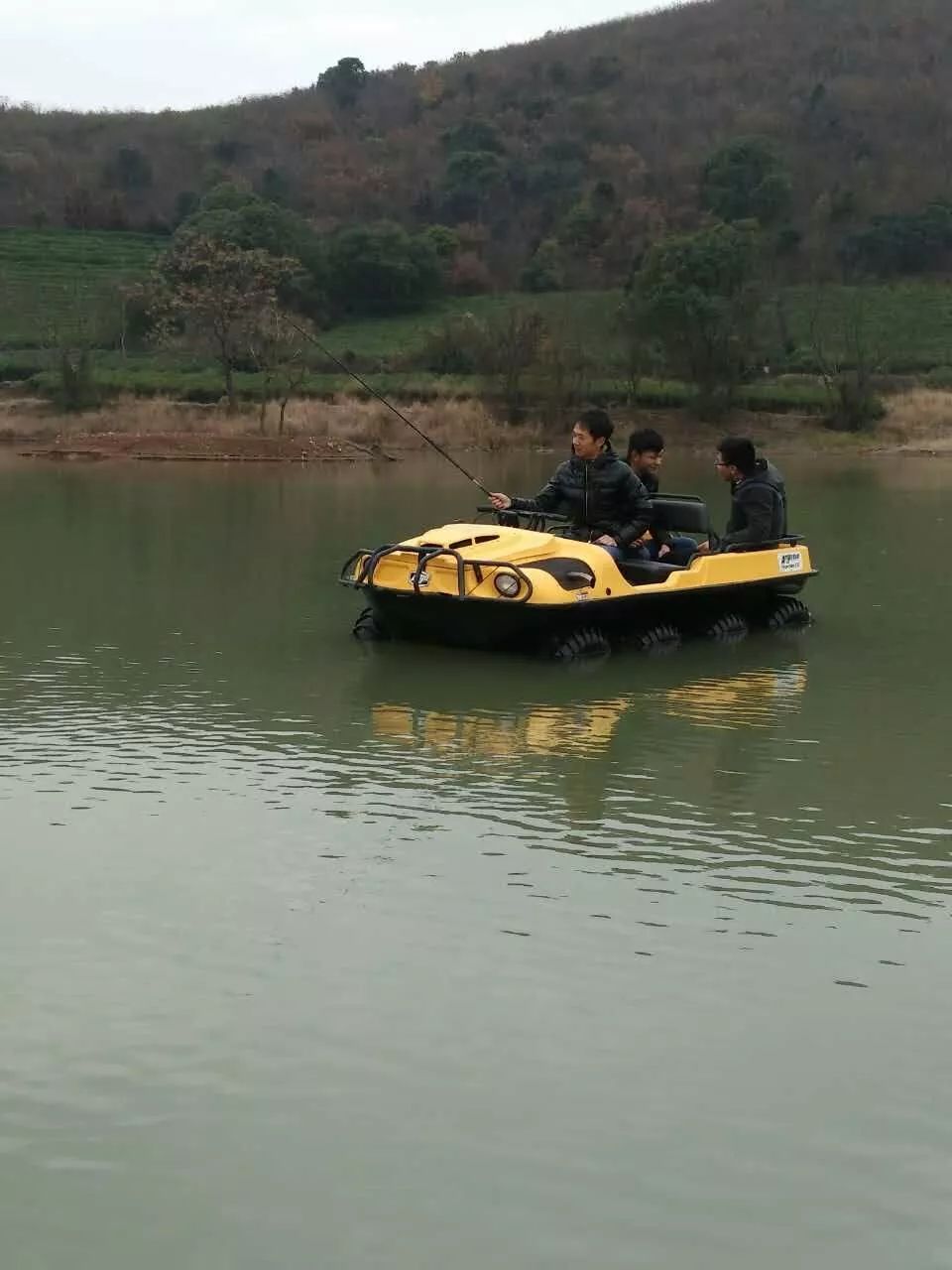 两栖车能做牵引车吗XG水上动力十足五星两栖车  五星品质  救援减灾