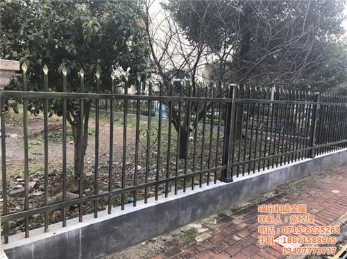 锌钢道路护栏网_咸宁和盛金属(图)_锌钢  锌钢道路护栏系列  锌钢道路护栏生产