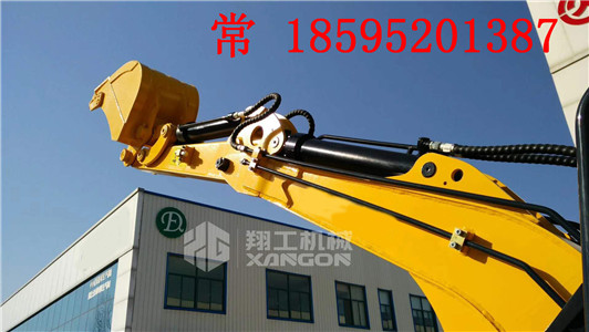 园林农用挖掘机地下室使用的挖掘机带破碎锤&nbsp;&nbsp;2万以下小挖机&nbsp;&nbsp;超小型挖掘机&nbsp;&nbsp;国产小型挖掘机