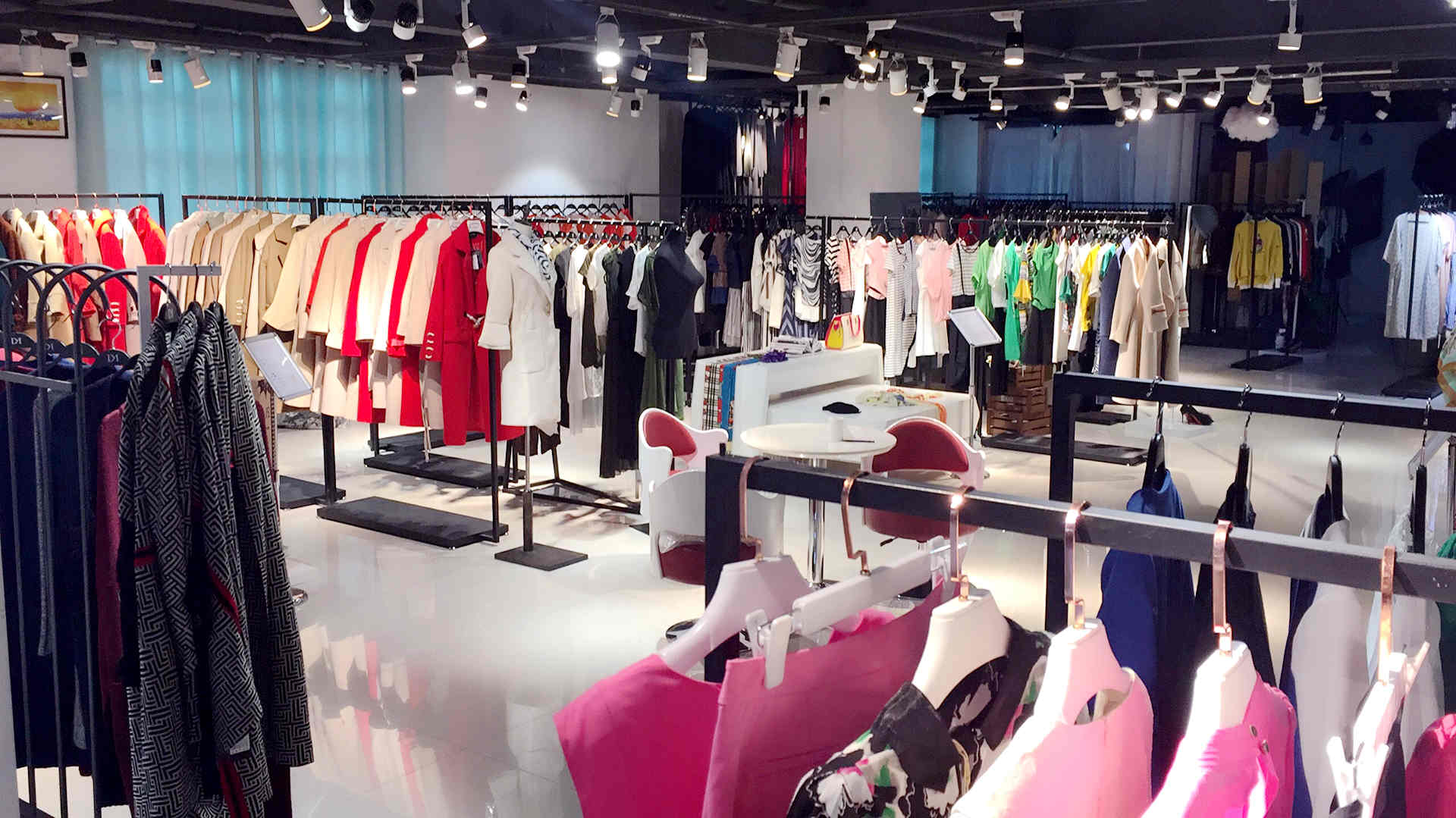 买销量领先的沐沐品牌折扣品牌折扣女装当选  沐沐品牌折扣依沐瑶女