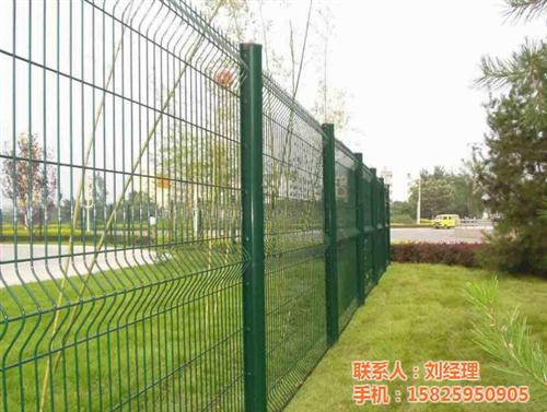 重庆牲畜护栏网厂家批发、护栏网、重庆祥驰  重庆镀锌护栏网厂  重庆公路护栏网厂