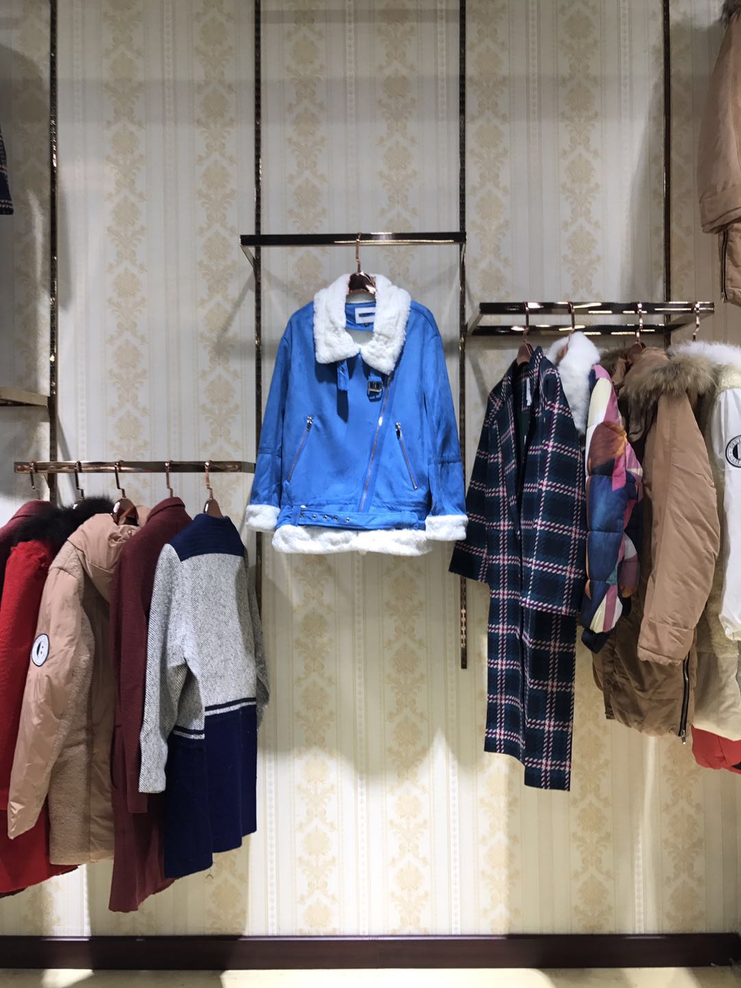 百家好冬装品牌折扣女装库存尾货走份批发