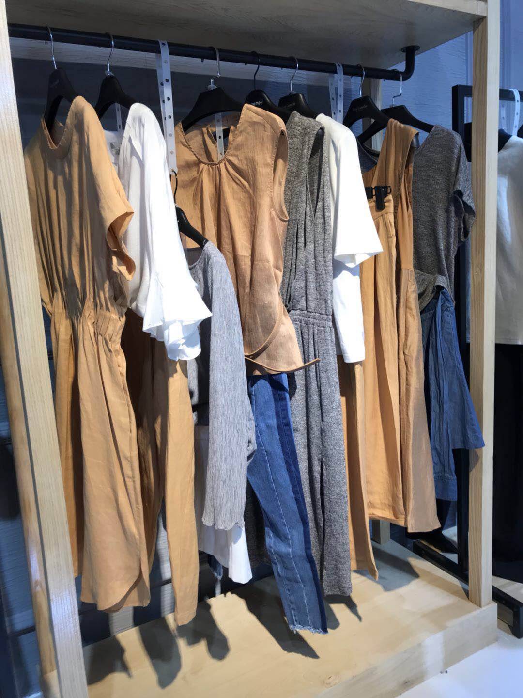 18年香港品牌E15夏装尾货批发走份&nbsp;&nbsp;品牌折扣&nbsp;&nbsp;库存货源
