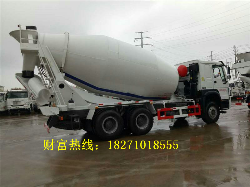 枣阳重汽豪沃12方搅拌车厂家价格&nbsp;&nbsp;重汽豪沃搅拌车