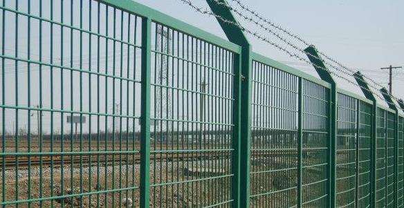 矩形管栅栏 专注高速铁路高架桥工程护栏网  铁路护栏网  高速护栏网  高架桥护栏网