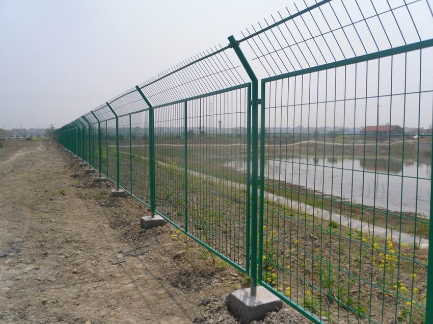 框架焊接隔离栅 专注高速铁路高架桥工程护栏网  高速公路护栏网  铁路护栏网  高架桥防抛网