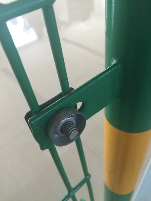 双边丝焊接隔离栅 专注高速铁路高架桥工程护栏网  高速公路护栏网  铁路护栏网  高架桥护栏网