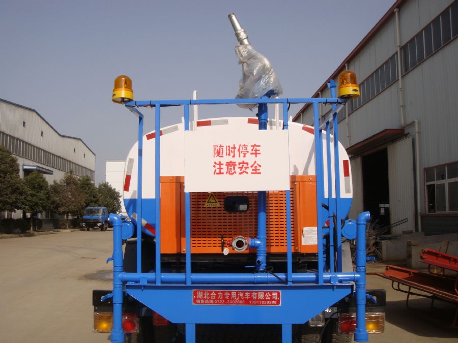 12吨公路隔离栏杆清洁车&nbsp;&nbsp;公路隔离栏清洁车&nbsp;&nbsp;护栏清洗车