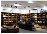 皮具护理培训机构-龙田猷平皮具修理店是专  鞋包皮具护理皮革修复  皮具修复
