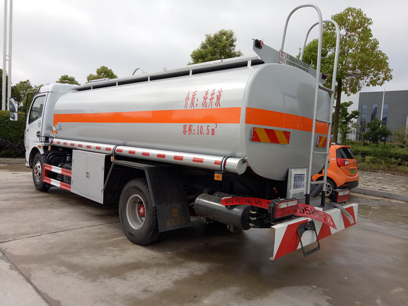 15吨普货油罐车 供液车 上个人户拉柴油 普货多少钱  18872994403  12吨供液车价格  普货油罐车多少钱