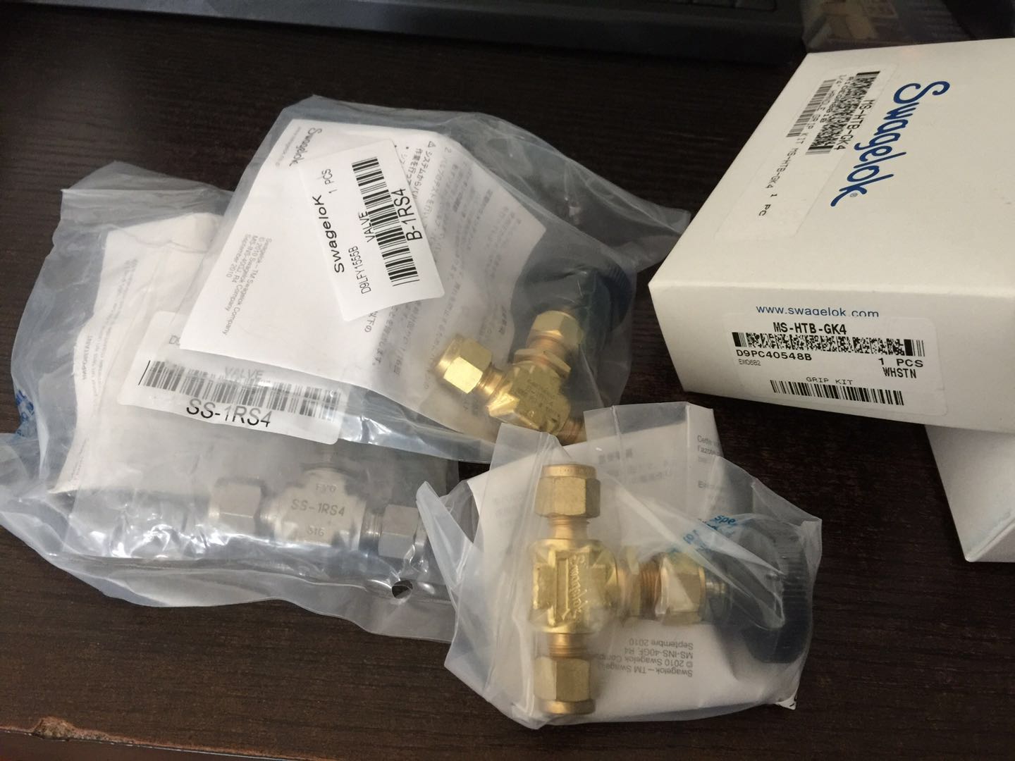 SS-1RS6MM针阀B-1RS6MM针阀原厂直销  SWAGELOK针阀