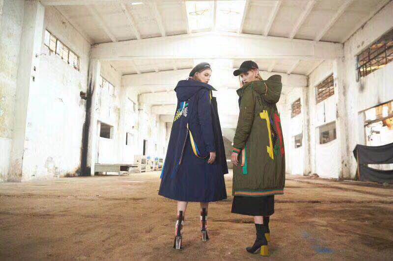 广州品牌女装欧美潮流羽绒服18年秋冬尾货走份批发  折扣