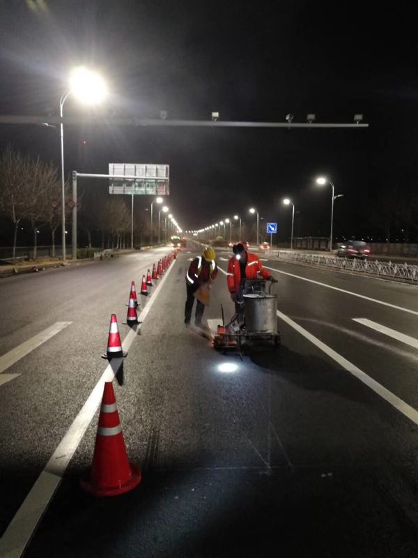 省道红绿灯专用丙烯酸马路划线漆价格  小区标线涂料  道路标线涂料