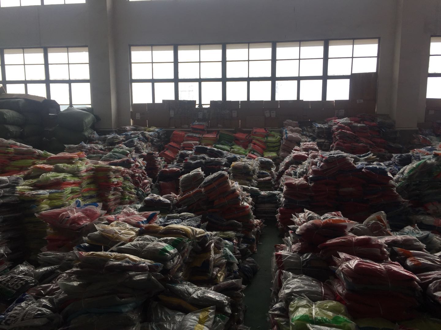 商务 休闲 运动 户外 童装服装鞋帽批发  服装批发  商务休闲  运动休闲