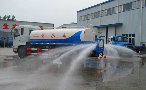 东风国五多利卡洒水车  喷洒车