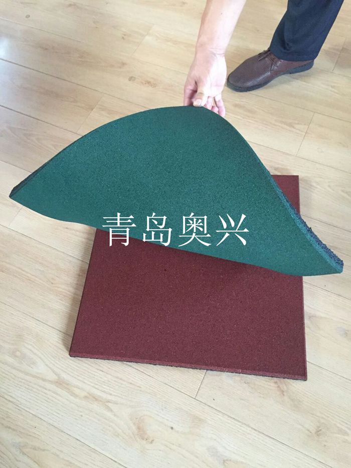 青岛橡胶地砖生产厂家 橡胶地垫生产企业  成品地砖
