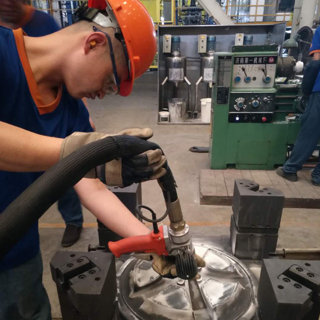 青岛鑫万通干冰清洗技术