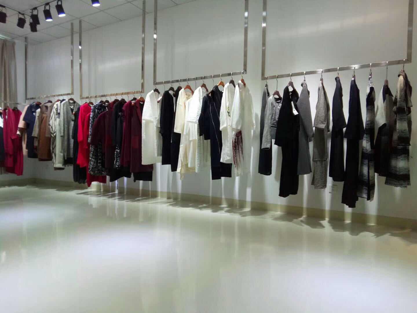 紫馨源服饰批发原创高端品牌女装折扣库存尾货供应&nbsp;&nbsp;品牌折扣女装库存&nbsp;&nbsp;折扣女装尾货供应