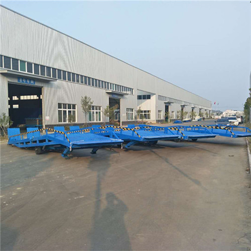 西宁10吨登车桥哪个品牌好？？？  叉车登车桥  仓库卸货平台  液压式登车桥