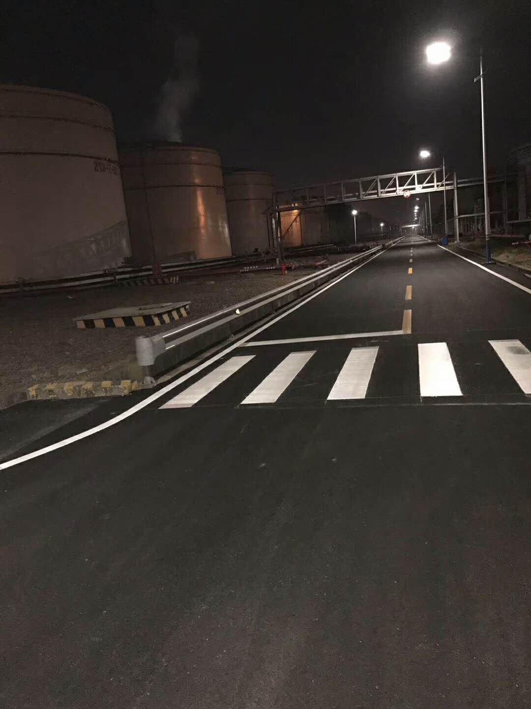 专业承接龙岗交通公路划线，龙岗车位车库找画线公司  酒店车位划线  热熔划线  橡胶定位器