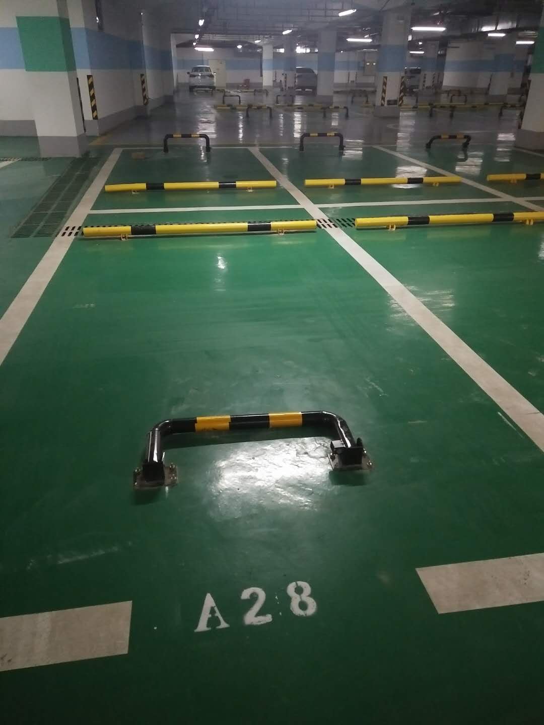 深圳交通道路热熔划线图片，小区通道划线厂家  小区划线  马路车道标线  专业划线人士