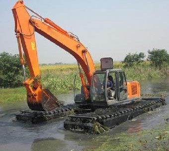 河北邢台市租赁沼泽地挖机长期出租