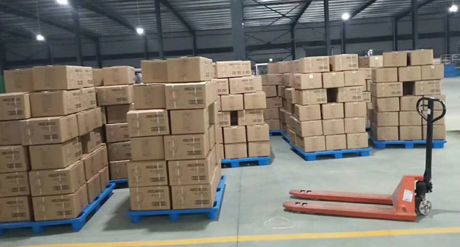 夏季塑料托盘的使用注意事项  塑胶卡板  塑料箱  塑料筐