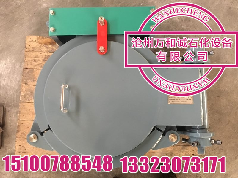 三瓣卡箍式快开盲板通过卡箍的松开或箍紧实现开闭