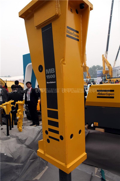 安百拓HB5800破碎锤进口油封
