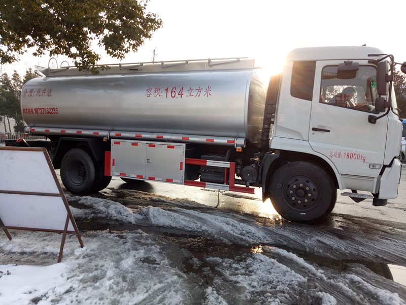 2018新款油罐车 14吨东风普货油罐车厂家报价  18872994403  普货油罐车价格  14吨普货供液车多少钱