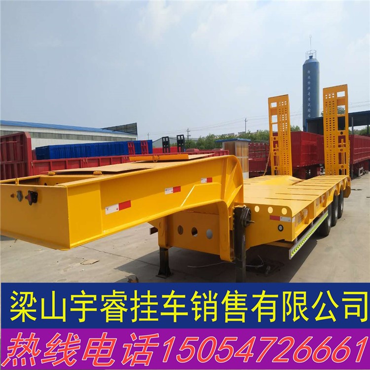 厂家供销13.75米勾机板半挂车 钩机板 重型机械运输车