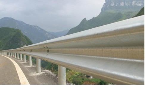 海南防撞护栏板厂家海南卖防撞护栏海南高速波形护栏
