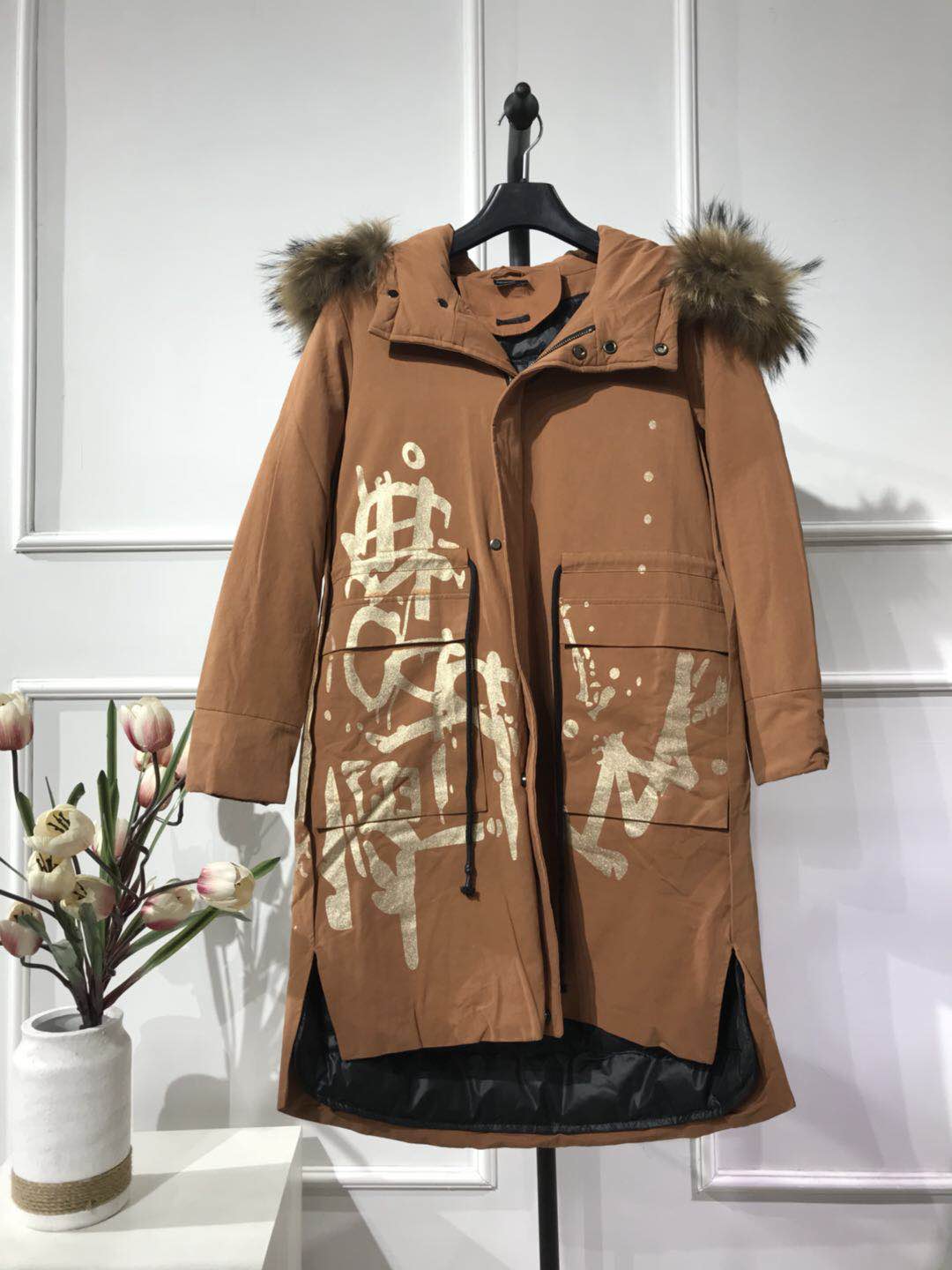 广州时尚品牌女装店统衣服饰价格实惠  羽绒服  折扣批发