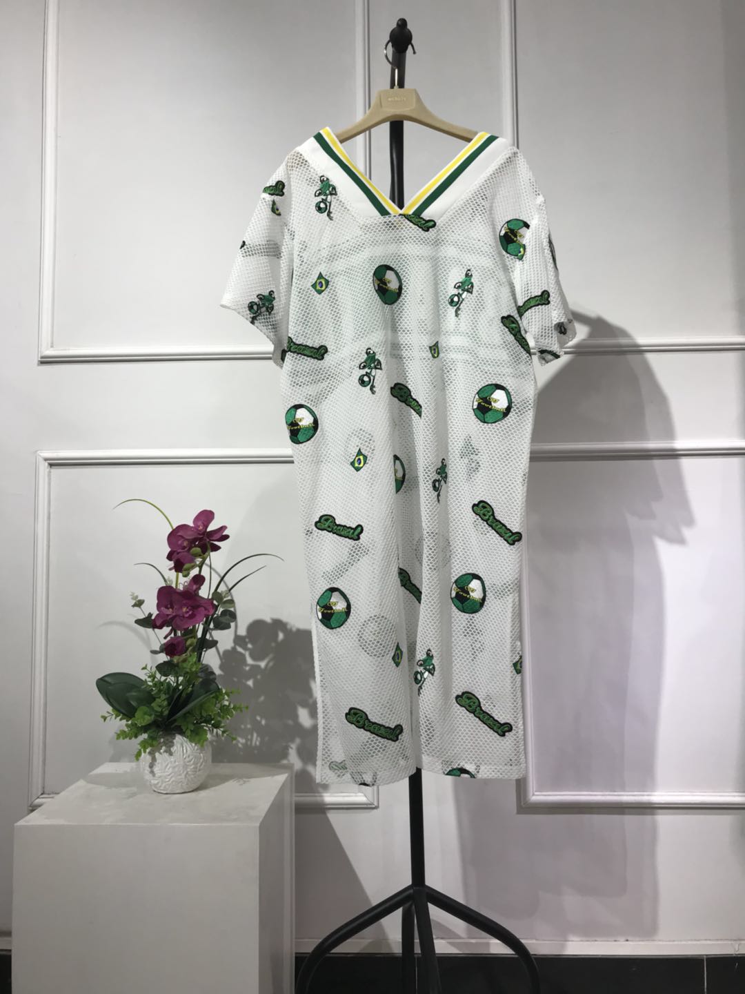 太平鸟批发武汉女装批发市场摆摊货源就来统衣服饰  品牌女装  尾货批发