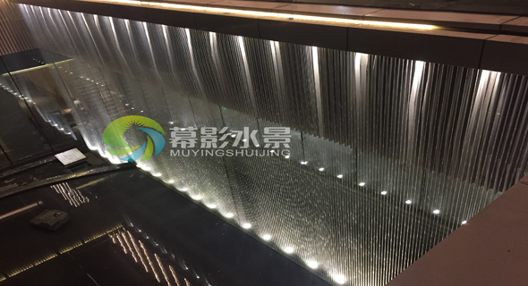 光纤水帘可做到美化环境。流水与空气的碰撞  拉线水帘  数字水帘