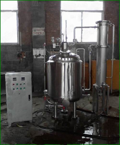 新航不锈钢电加热型果渣原酒蒸馏提纯白兰地机DRZ-2  红酒皮渣蒸馏机  果酒原酒蒸馏  葡萄酒蒸馏设备