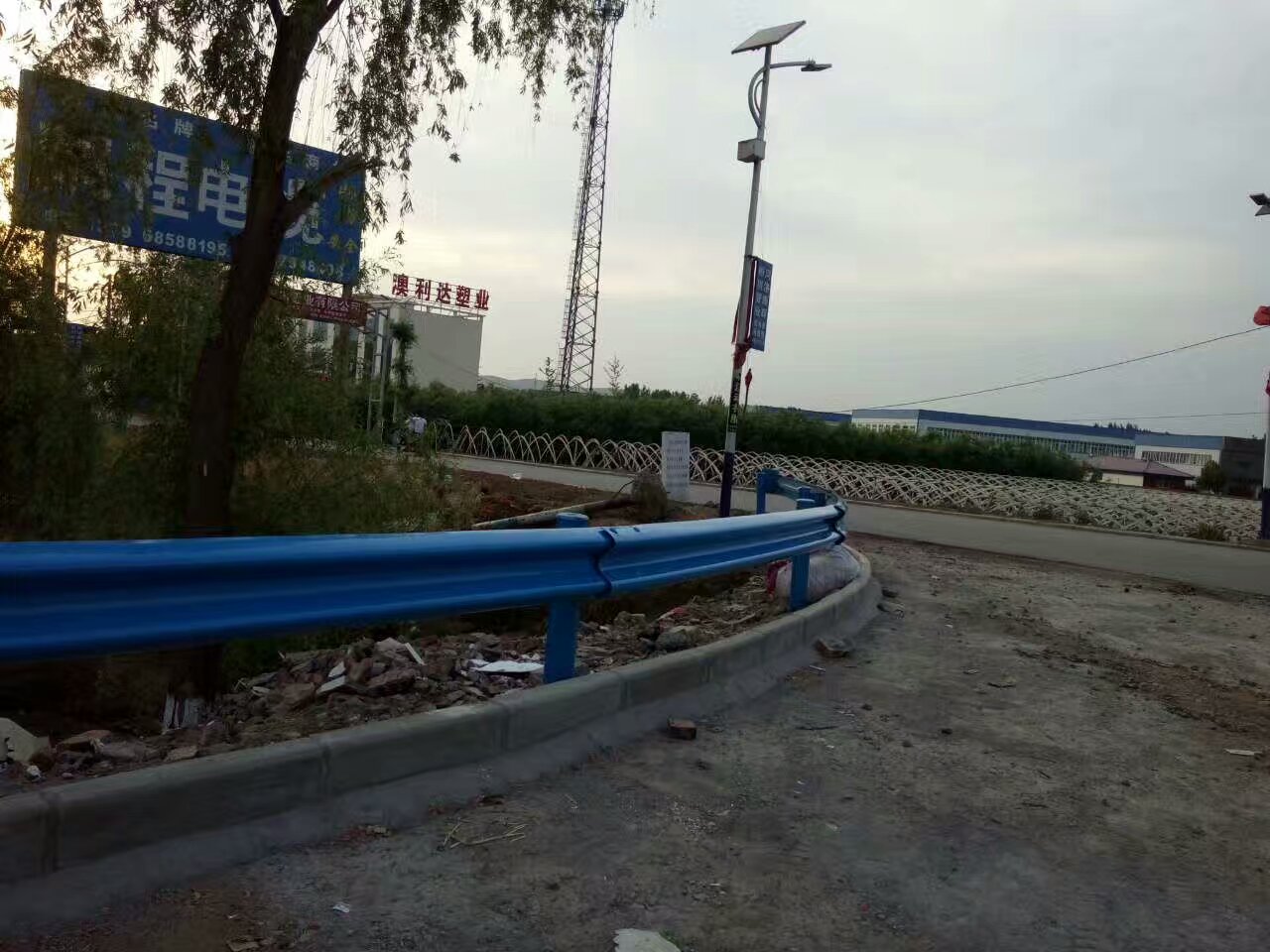 重庆四川高速公路波形防撞护栏板厂家价格 波形护栏板 波形梁护栏 高速护栏板