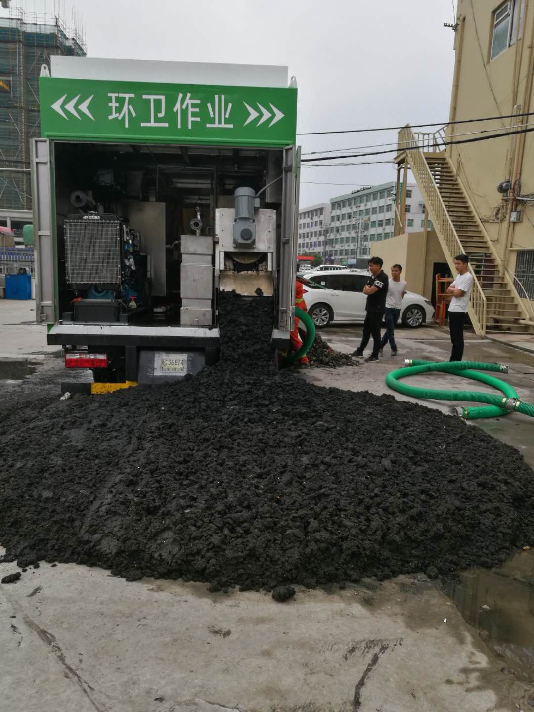厂家直销直抽直排带疏通吸粪车，多功能吸粪车  新型吸粪车