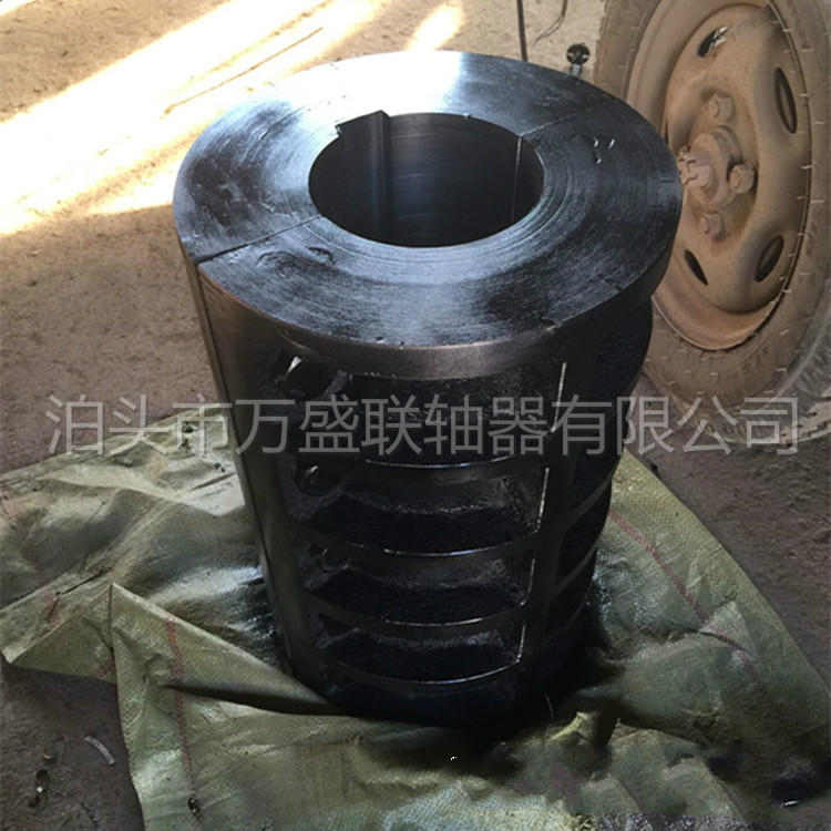 泊头刚性夹壳式联轴器厂 泊头万盛夹壳式联轴器出售  夹壳联轴器  刚性联轴器  泊头联轴器