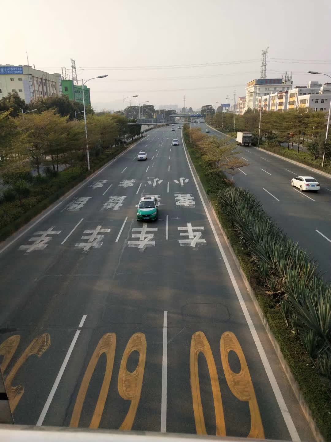 道路划线，小区通道热熔施工，停车库划线规格  U型档车杆  斑马线工程