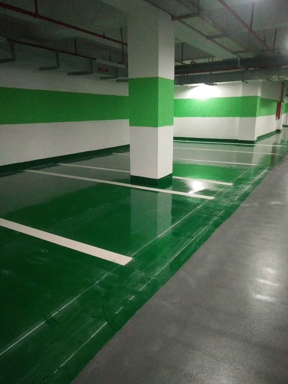 承接交通道路箭头标线，沥青公路画网格线多少钱一米  警示桩安装  停车位划线  热熔划线公司